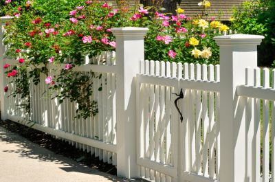 Get Cost Savings with Vinyl Fence Repair!